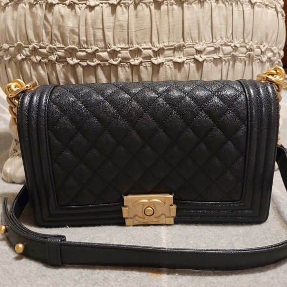 CHANEL Boy Medium Size, Cavier Leather in Navy - Picture 1 of 16